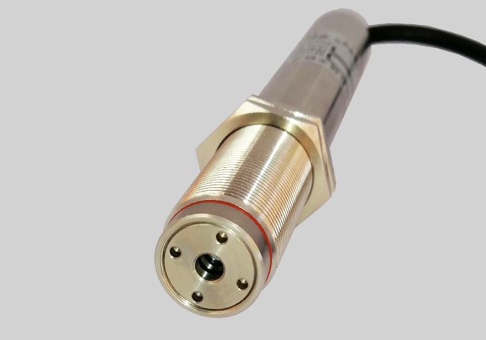 <b>PLUSFO-WB1100抗微波非接触式在线式红外线测温仪</b>